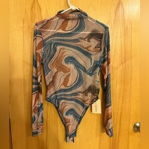 NWT Swirly Watercolor Pattern Long Sleeve Bodysuit